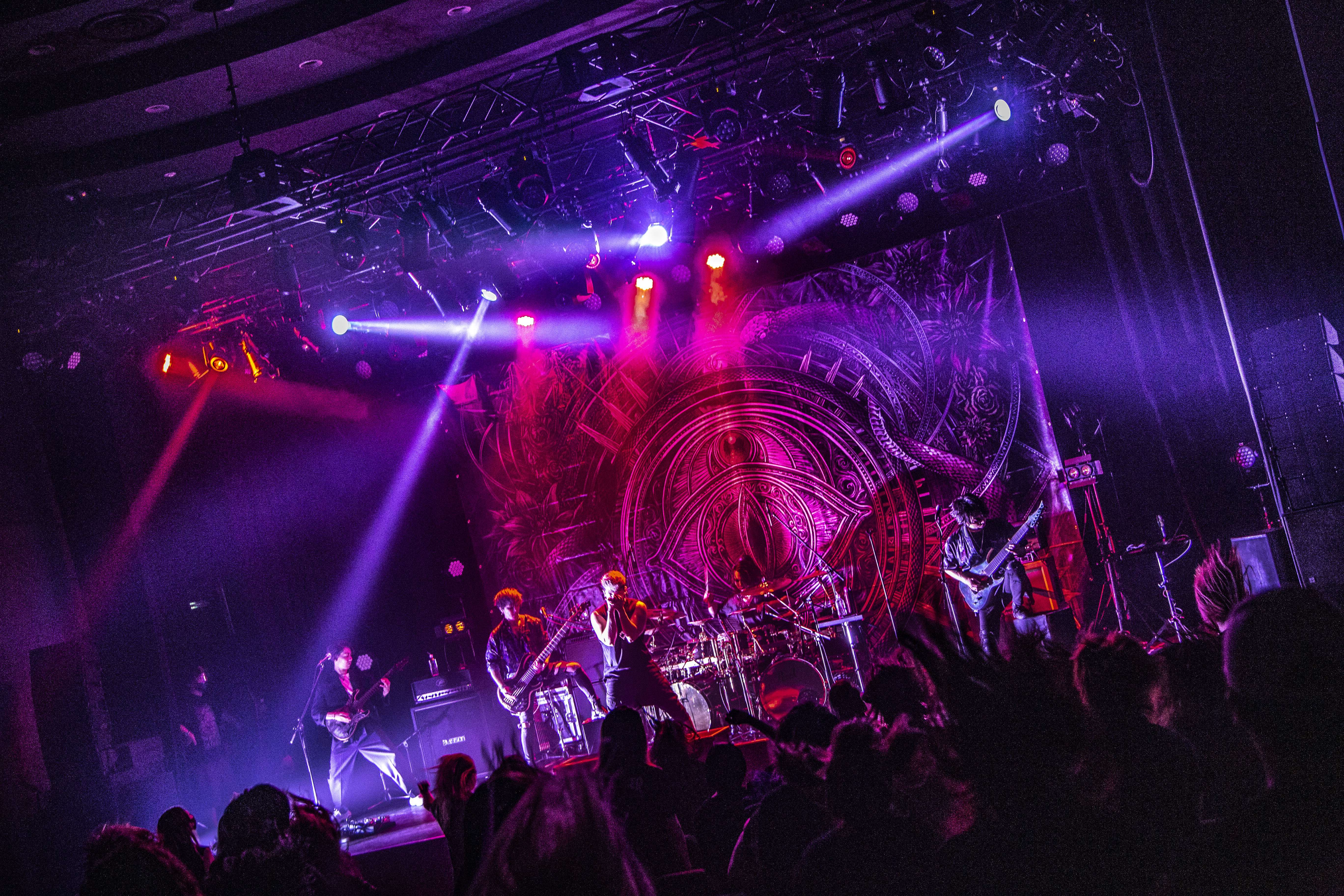 5月25日・26日に開催された2 DAYS ONEMAN LIVE “NEW WORLD ORDER”から ダイジェスト映像を本日7月23日(金)21時にオフィシャルYouTubeにてプレミア公開。