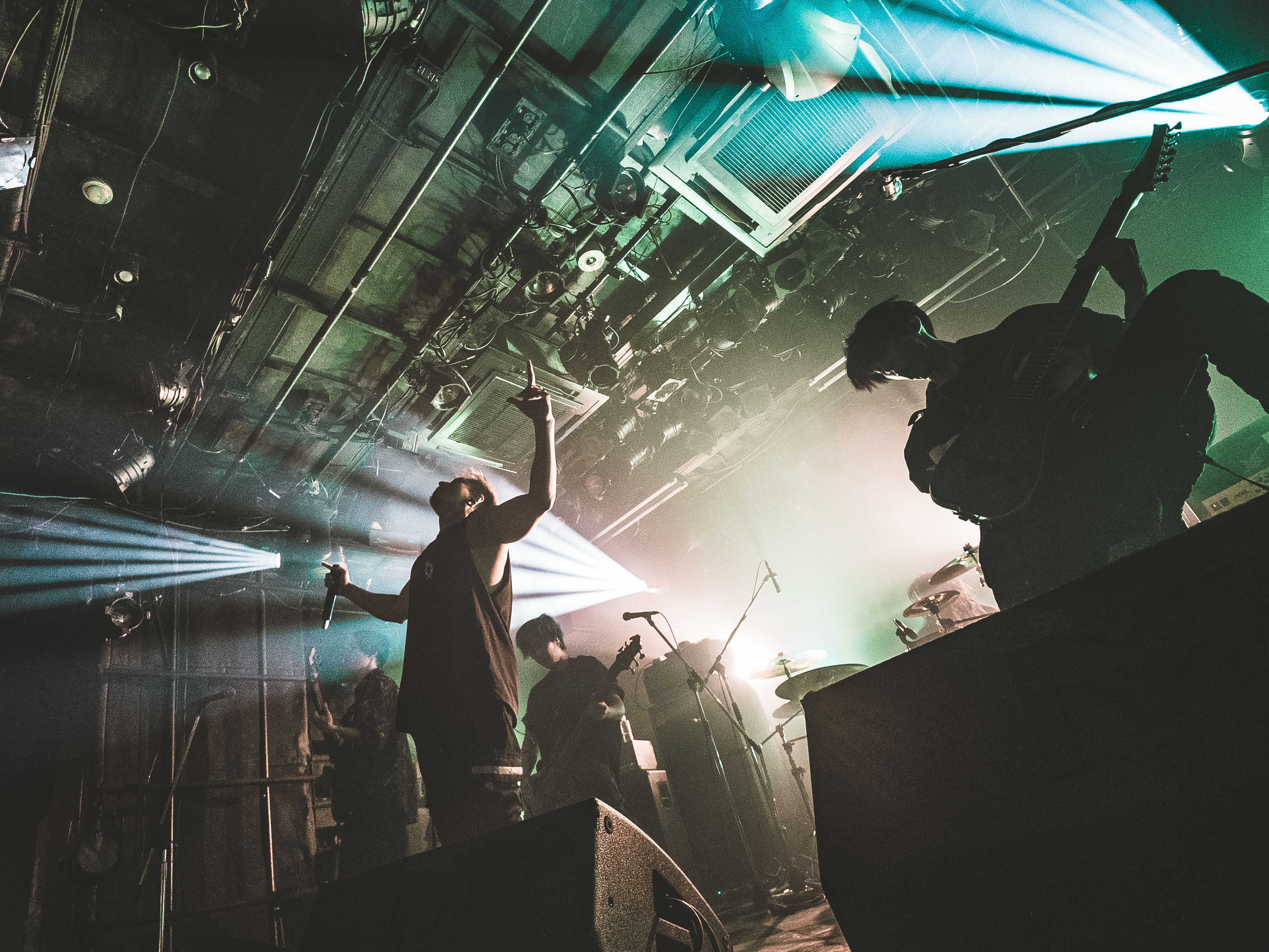 “6DAYS OF CHAOS” Day1 オフィシャルライブレポート公開